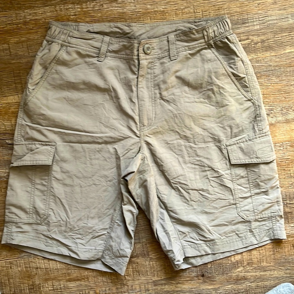 Eddie Bauer cargo Shorts